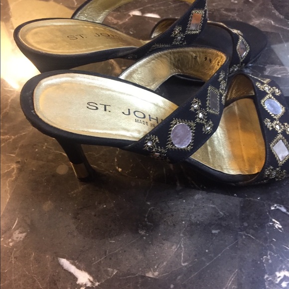 St.John Heels Black 9.5 with Beautiful Design - Picture 16 of 16
